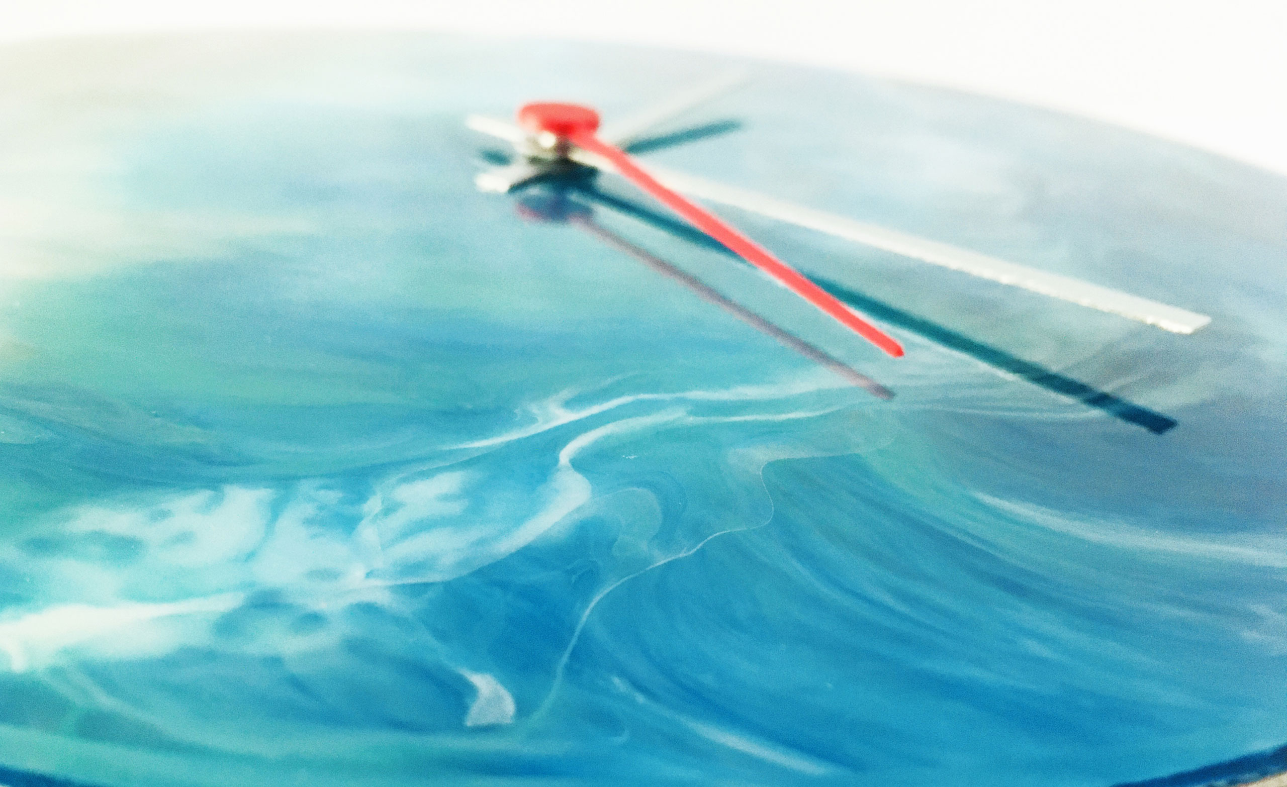 Particolare del BEACH WAVES orologio in resina